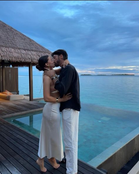 Couple Flight Goals, Cancun Mexico Couple Pictures, Maldives Aesthetic Couple, Kylie Travis, Rich Couple, Couple Outfit Ideas, Couple Fits, Dream Honeymoon, Couples Vacation