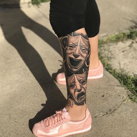 Tatuagem Perna Tattoo Calf, Herren Hand Tattoos, Chicanas Tattoo, Catrina Tattoo, Full Leg Tattoos, Clown Tattoo, Chicano Style Tattoo, Forarm Tattoos, Chicano Tattoos