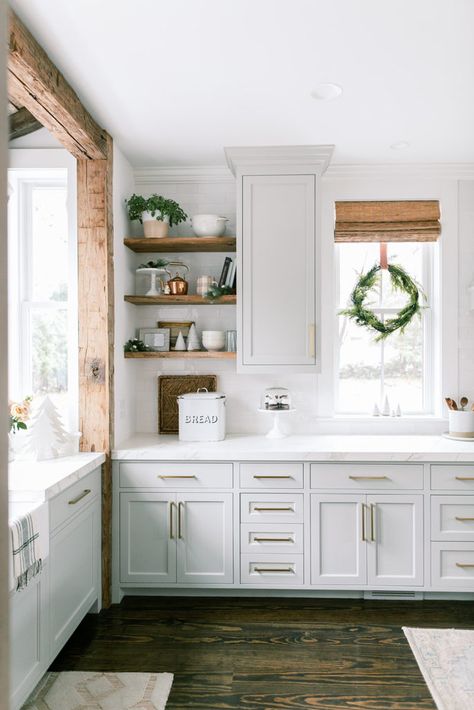 The Beginnings of Christmas Around Our Home - Finding Lovely Finding Lovely, England Kitchen, New England Kitchen, Lemon Kitchen Decor, New England Home, Ocean Hues, Easy Diys, Fall Kitchen Decor, Summer Christmas