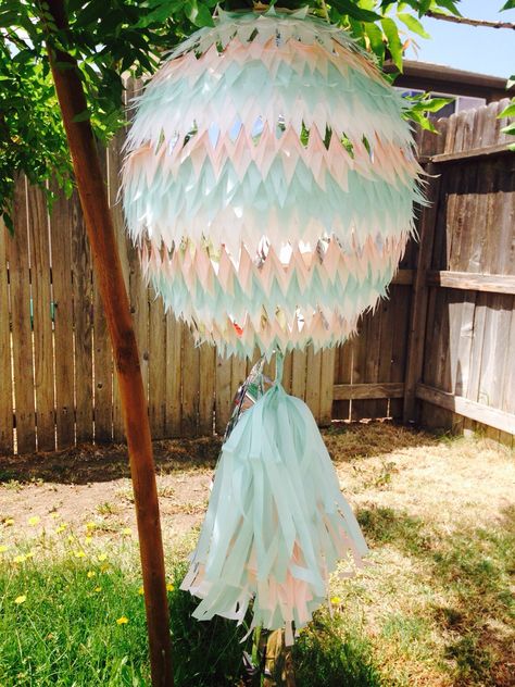 Diy Pinatas, Pig Birthday Theme, Pinata Candy, Gender Reveal Pinata, Event Planers, Pinata Diy, Birthday Pinata, Piñata Ideas, Mini Pinatas