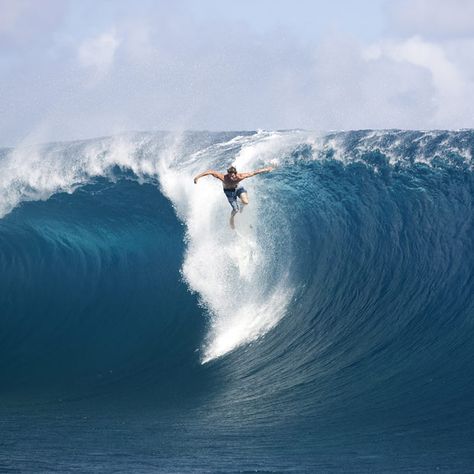 On the crest of a huge wave: a surfer wipes out as he takes on the fearsome 30 foot Teahupoo wave off the coast of Tahiti Big Wave Surfing, Surf Turf, Huge Waves, Water Pictures, Surf Trip, Wipe Out, Surfing Waves, Water Waves, Big Waves