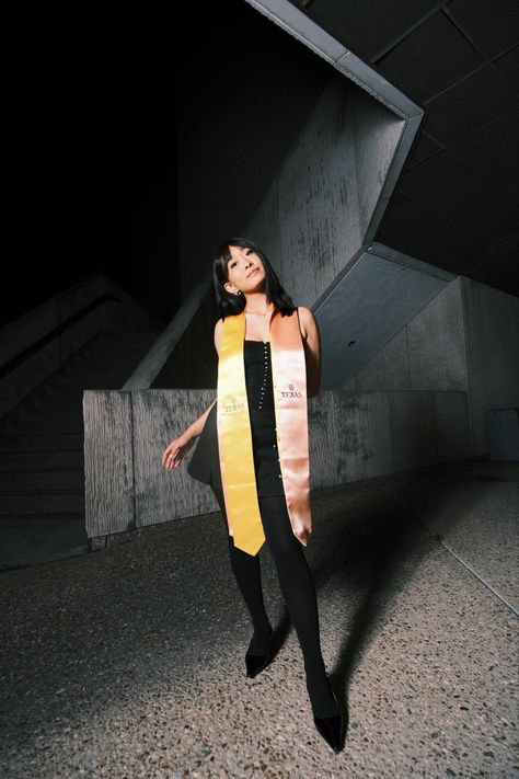 Sociology Graduation Photoshoot, Alternative Graduation Pictures, Unique Graduation Photos, Graduation Day Outfit Ideas, Untraditional Graduation Photos, Graduation Day Outfit, Unconventional Grad Photos, Editorial Graduation Photos, Ucf Grad