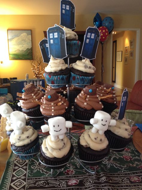 Doctor Who Themed Food, Dr Who Cupcakes, Dr Who Birthday Cake, Doctor Who Food, Doctor Who Birthday Party, Doctor Who Cake, Dr Who Party, Doctor Who Cupcakes, Dr Who Cake