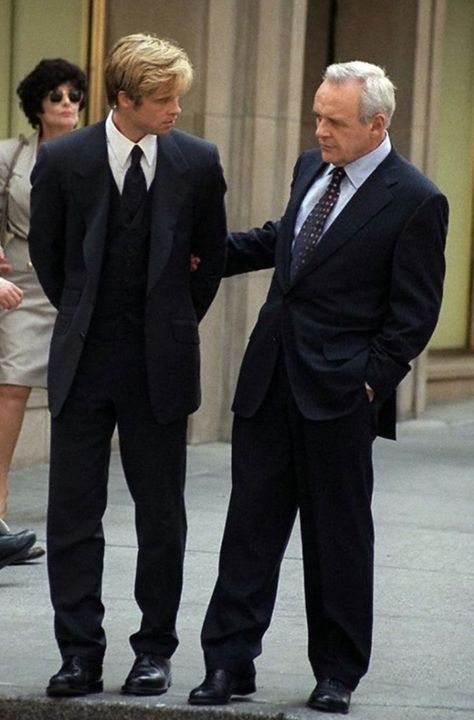 Joe Black Brad Pitt, Brad Pitt Suit, Brad Pitt 90s, Brad Pitt George Clooney, Brad Pitt Style, Brad Pitt And Jennifer, Men In Suits, Joe Black, Thelma Louise