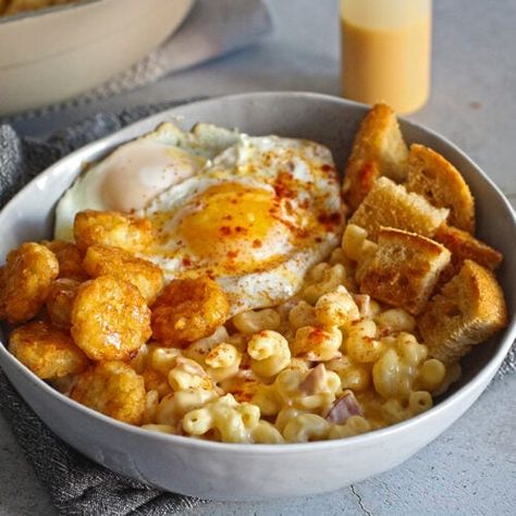 Breakfast Mac and Cheese Breakfast Mac And Cheese, Buttery Toast, Cheese For Breakfast, Homemade Hashbrowns, Stovetop Mac And Cheese, Banana French Toast, Tater Tots, Bacon Egg, How To Make Breakfast