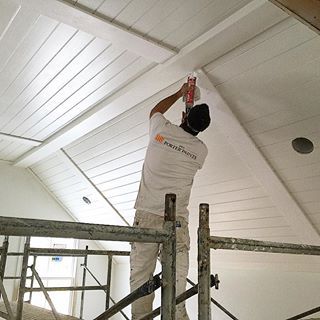 Shiplap ceiling in our north Florida farmhouse... I rarely do two story or vaulted ceilings, but giving them special attention can make make them a great design element, I think... #architecture #design #construction #shiplap #ceiling #house @voiceofcolor Decorative Ceiling Panels, Küchen In U Form, Shiplap Ceiling, Ship Lap, Plank Ceiling, Basement Ceiling, Ceiling Detail, Kitchen Ceiling, Living Room Ceiling