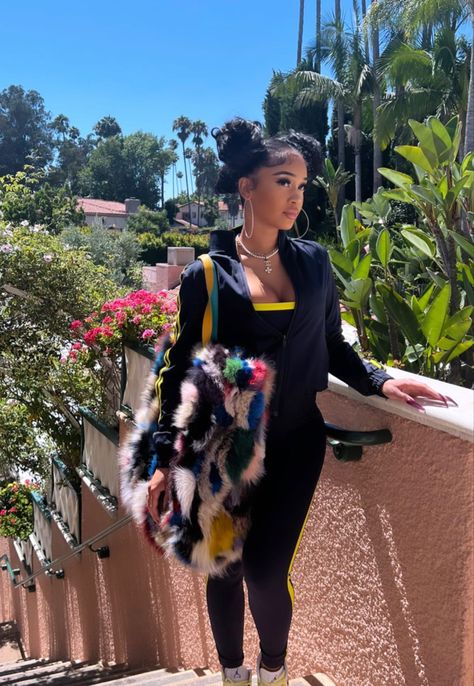 saweetie Saweetie And Yg, Nani Saweetie, Saweetie Outfits Casual, Saweetie Icy Grl Aesthetic, Saweetie Photoshoot, Shenseea Outfits, Saweetie Mood, Saweetie Aesthetic, Saweetie Instagram