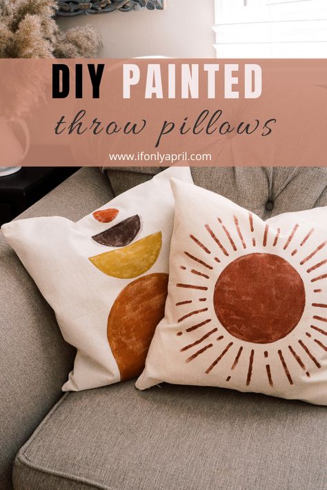 10 useful tips on painting fabric + DIY painted throw pillows - If Only April Cushion Painting Ideas, Painted Throw Pillows Diy, Pillow Cover Diy Ideas, Diy Painted Pillow Covers, Paint Pillow Cover Diy, Painted Pillow Cases, Diy Cushion Cover, Painted Pillows Diy, Painting Pillow Covers Diy