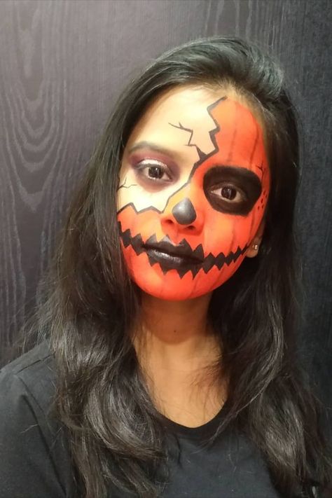 Maquillaje Halloween Infantil, Halloween Face Paint Scary, Halloween Face Painting, Pumpkin Face Paint, Happy Halloween Gif, Scary Pumpkin Faces, Halloween Infantil, Halloween Eye Makeup, Kids Face Paint