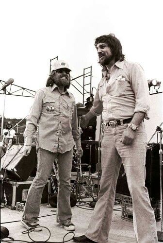 Waylon and Willie! Waylon And Willie, John Cash, Gene Watson, Highway Men, Cowboy Photography, Trendy Music, Country Lyrics, Outlaw Country, Waylon Jennings