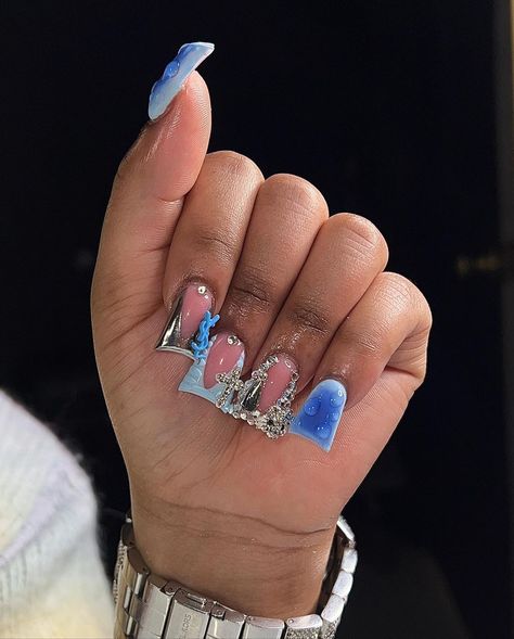 Blue Nails Charms, Braiders Nails, Nail With Charms, Pink And Blue Nails, Nails Charms, Bad Nails, Nail French, Nail Piercing, Press Nails