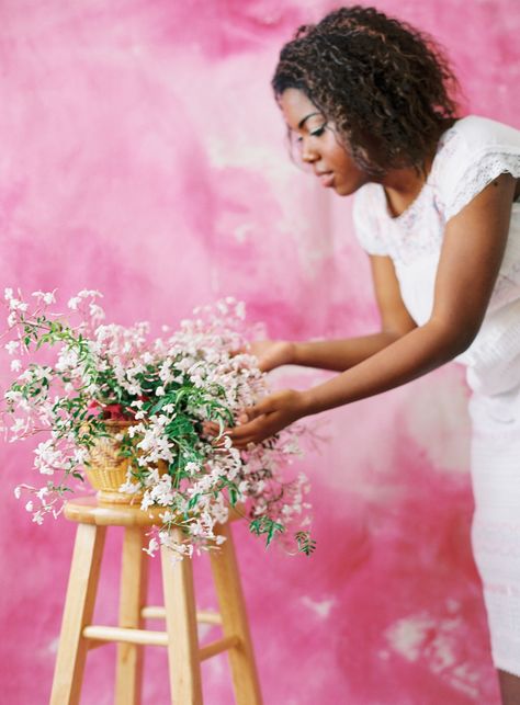 Diy Canvas Backdrop, Watercolor Backdrop, Canvas Backdrop, Studio Photography Backdrop, Diy Studio, Photoshoot Backdrops, Diy Photo Backdrop, Painted Backdrops, Diy Spray Paint