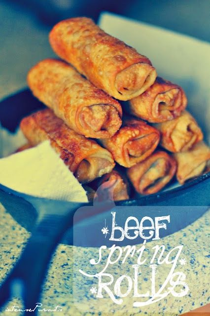 Food: beef spring rolls [iftaar munchies] Beef Spring Rolls Recipe, Beef Spring Rolls, Ramzan Recipe, Cooking Chinese Food, Chicken Spring Rolls, Food Beef, Iftar Recipes, Spring Roll Recipe, Crab Rangoon