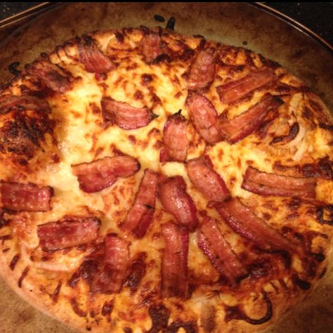 Bacon pizza. Bacon Pizza Aesthetic, Becka Mack, Bacon Pizza, Cute Pizza, Consider Me, Playing For Keeps, Book Aesthetics, Hawaiian Pizza, My Mom