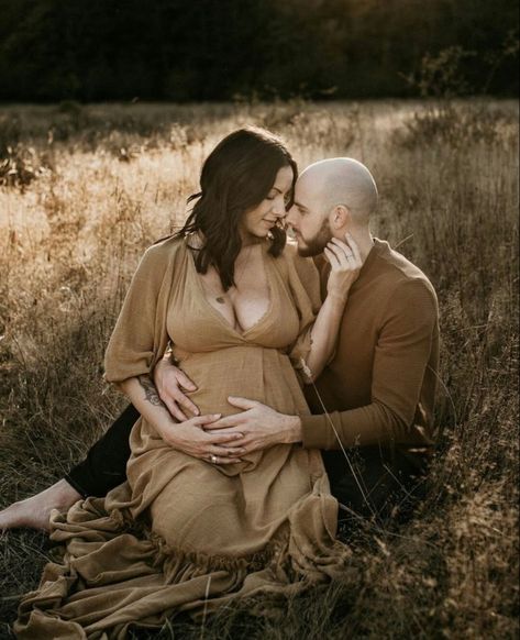 Maternity Photo Shoot Ideas Sunset, Maternity Pics In Woods, Pregnant Outdoor Photography, Older Sibling Maternity Photos, Outdoor Couples Maternity Photos, Fall Maternity Shoot Couples, Preagnet Photoshoot, Maternity Mom Poses, Harry Potter Maternity Photoshoot