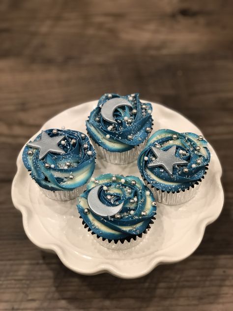 Cloud Cakes, Galaxy Cupcakes, Space Cupcakes, Star Cupcakes, Cloud Cake, Star Theme, Cupcake Wars, Cupcakes Decorados, Space Birthday Party