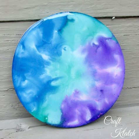 If you are looking for alcohol ink projects, you are in the right place! Look at these easy alcohol ink resin coasters! Don’t you just love the colors? It reminds me of summer and the beach…my favorite place ever! This is such an easy resin craft tutorial! It will add a splash of color to your home decor! It will save your tables from those nasty water rings! And they just make you happy…okay…maybe they only make me happy…but I think if you give them a chance, they could make you happy… Alcohol Ink Projects, Painting Linoleum Floors, Alcohol Ink Coasters, Wine Picnic Table, Alcohol Ink Resin, Mirror Frame Diy, Water Rings, Resin Crafts Tutorial, Sticky Labels