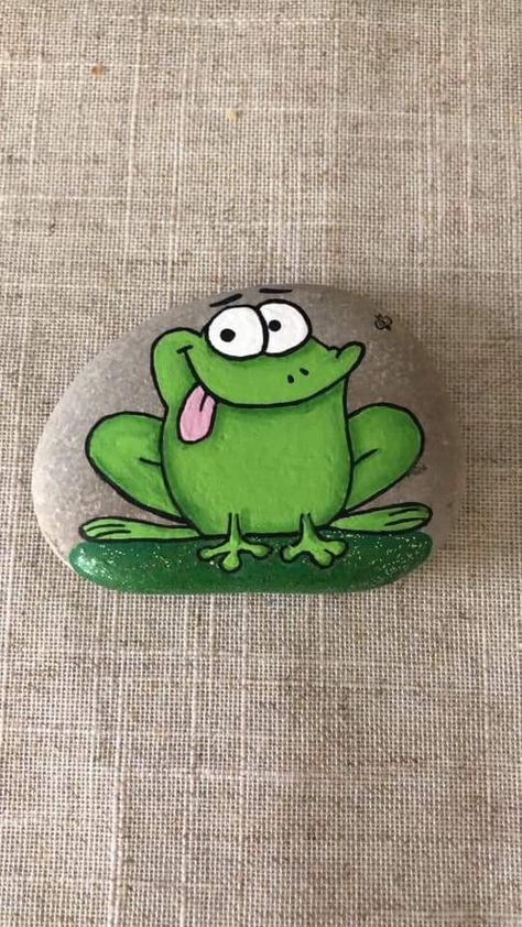 Rock Painting Ducks Stones, Cute Animal Rock Painting Ideas, Frog Rocks Painted Stones, Painted Frog Rocks, Frog Rock Painting Ideas, Frog Painted Rocks, Frog Rock, Crab Art, Brick Art