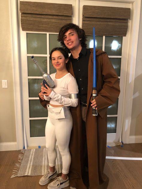 Couple Halloween Costumes Star Wars, Padme Costume Diy, Padme And Anakin Costume, Star Wars Couple Costume, Anakin Costume, Halloween Costumes Star Wars, Padme Costume, Padme And Anakin, Disfraz Star Wars