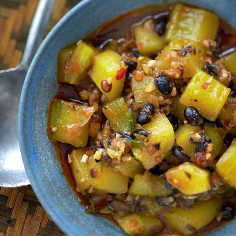 Stir-Fried Cucumbers with Hot Spices - The Happy Foodie Fried Cucumbers, Chicken Fried Rice Recipe Easy, Cooked Cucumber, Longevity Noodles, Chicken Fried Rice Recipe, Hot Spices, Cucumber Recipes, Chicken Fried Rice, Fried Rice Recipe