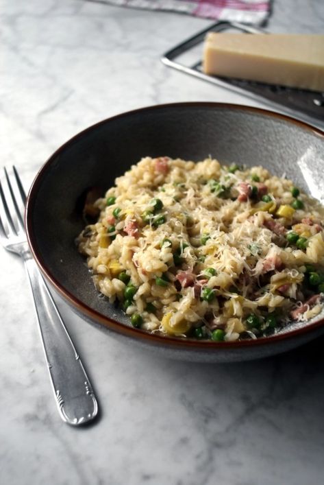 oven-baked risotto nigella eats everything Winter Risotto Recipes, Winter Risotto, Baked Risotto Recipes, Oven Risotto, Baked Risotto, Bacon Risotto, Easy Risotto, Risotto Dishes, Baked Rice