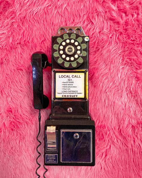 #aesthetic #pinkfeed #pink #phone Guilty Pleasures Aesthetic, Salon Concepts, Pink Phone, Cute Little Things, Phone Call, Guilty Pleasures, Pay Phone, Photo Inspo, Landline Phone