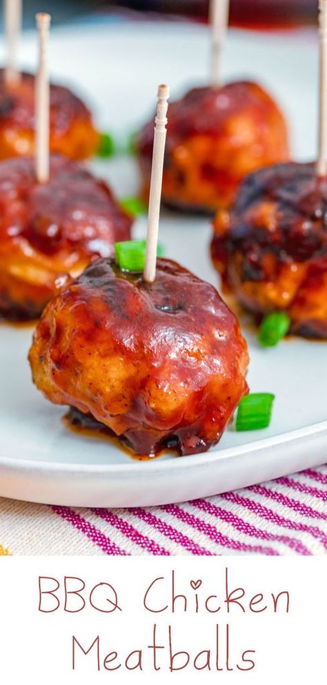 BBQ Chicken Meatballs -- These BBQ Chicken Meatballs are one of my favorite easy party appetizers, but they also make a delicious dinner when served with a couple veggie sides! | wearenotmartha.com #meatballs #chicken #bbqsauce #partyfood #appetizers Meatballs For Party, Bbq Chicken Meatballs, Party Food Meatballs, Easy Party Appetizers, Chicken Meatballs Recipe, Meatball Appetizer Recipe, Summer Appetizers Easy, Low Calorie Chicken, Bbq Sauce Chicken