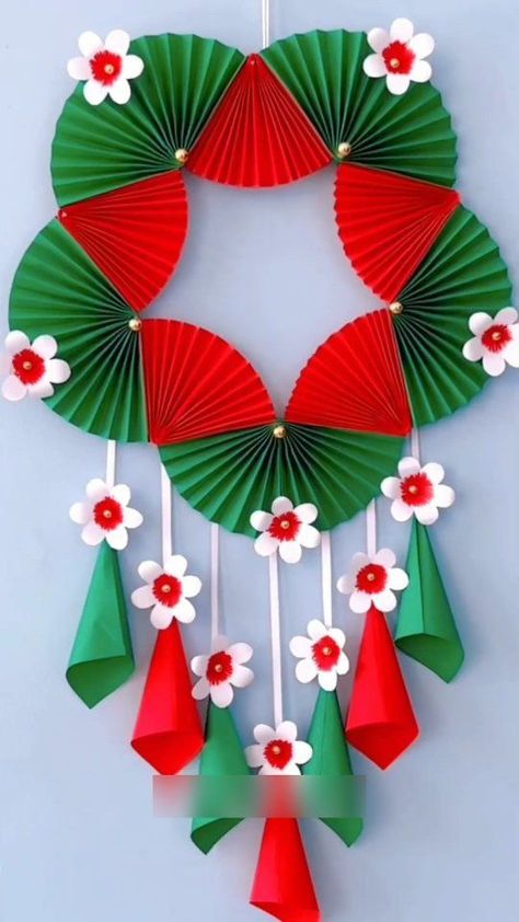 Christmas Decor Hanging, Christmas Hanging Decor, Mexico Crafts, Mexican Theme Party Decorations, Paper Flower Wall Art, Paper Projects Diy, Paper Flower Wreaths, Paper Crafts Magazine, Independence Day Decoration