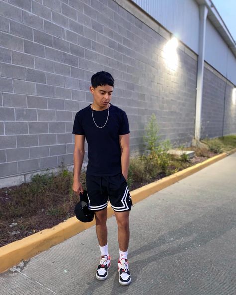 Jake Paul Team 10, Summer Drip, Outfits Juvenil, Jordan Shorts, Mens Shorts Outfits, Jordan Outfit, Mens Photoshoot Poses, Drip Outfit Men, Black Men Fashion Swag