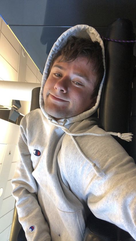 Alec Benjamin Aesthetic Icon, Alec Benjamin, Benjamin Bunny, Song Artists, Fav Celebs, Music Artists, Songwriting, Songs