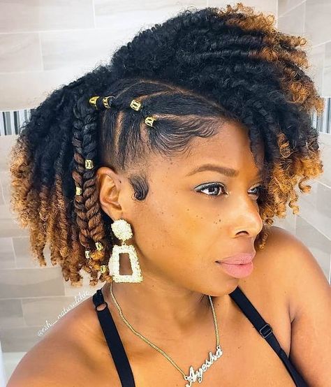 Maintain your hair’s health and grow it out naturally while rocking one of these braided hairstyles. They promise you a head-turning effect wherever you go! Best Braid Styles, Rubber Band Hairstyles, Cabello Afro Natural, Short Natural Curly Hair, Curly Braids, Twisted Hair, Bob Braids, Single Braids, Natural Hair Styles Easy