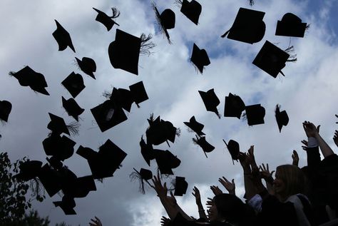 Flying graduation hats Schools In America, Mba Degree, Graduate Degree, University Admissions, College Senior, University Degree, Student Debt, Tuition Fees, Make Business