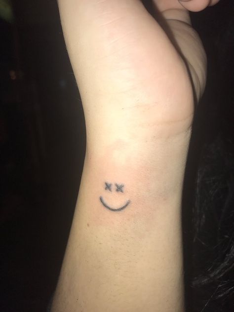 Stick And Poke Tattoo Easy, Little Stick And Poke Tattoos, Poke Tattoo Ideas, Stick Poke, Stick Poke Tattoo, Stick And Poke Tattoo, Body Image Art, Whale Tattoos, Stick N Poke