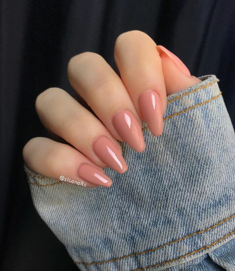 Salmon Nails, Beige Nails Design, Shellac Nail Colors, Popular Nail Art, Punk Nails, Classy Acrylic Nails, Almond Acrylic Nails, Soft Nails, Acrylic Nails Coffin Short