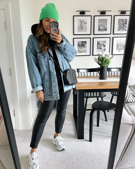 Oversized Jean Jacket Outfit, Jean Jacket Outfit, Trainers Outfit, Oversized Jean Jacket, Leggings Outfit, City Outfits, Jacket Outfit, Brunch Outfit, Basic Outfits