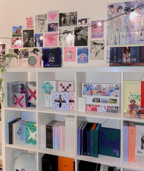 Collectors Room Ideas, Album Shelf, Kpop Albums Shelf, Vlogging Aesthetic, Exo Aesthetic, Windows To The Soul, Army Room Decor, Kpop Room, Kpop Albums