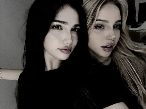 Alexandria Morgan, Matching Friend, Girls Series, Best Duos, Brunette To Blonde, 2 Girl, Beautiful Dark Art, Editing Tutorials, Feminine Aesthetic