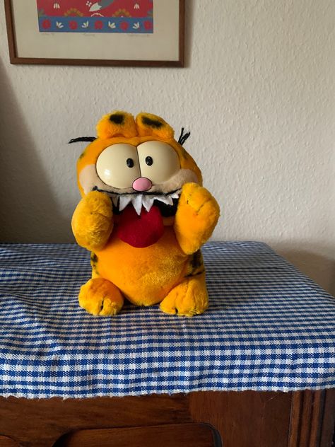 Vintage, 1980s, United Feature Syndicate, 9 Inch, Garfield, Cat, Scary Face, Soft Toy, Plush, Plushie, Love, Toy, Retro, Stocking Filler. In good condition with no marks or damage, apart from light wear and yellowing to the eye plastic, see photographs for details.  A wonderful small Garfield Plushie that would look great on display or make a lovely gift for someone special. Please take a look at more vintage and handmade items available in my shop. Thanks for visiting! Garfield Plushies, Fat Orange Cat, Garfield Pictures, Garfield Images, Scary Face, Garfield Cat, Scary Faces, Funny Doodles, Cute Stuffed Animals