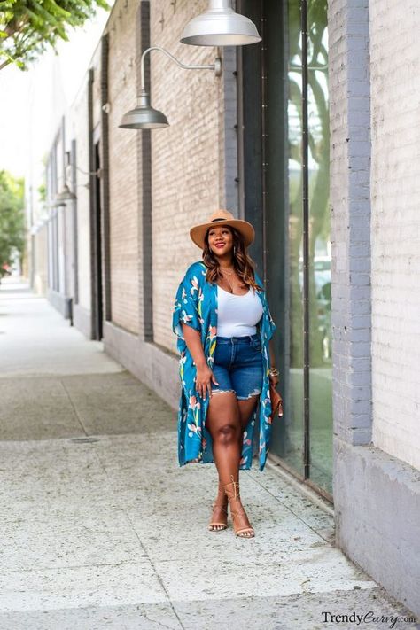 Kimono Styling, Looks Com Short, Cute Summer Outfit, Outfit 2023, Chic And Curvy, Plus Size Summer Outfits, Fashionably Late, Curvy Swimwear, Summer Outfit Ideas