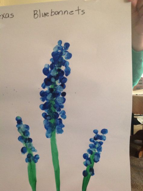 Preschool blue bonnets Blue Color Craft For Preschoolers, Blue Crafts For Preschoolers, Blue Craft For Preschoolers, Teaching The Color Blue, The Color Blue Crafts For Preschool, Preschool Blue Crafts, Blue Art Preschool, Circle Craft For Toddlers, Blue Activity For Preschool