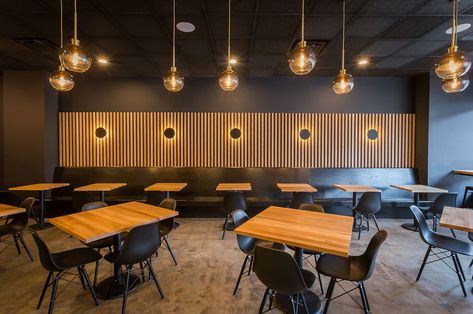 Restaurant Interior Design Wood, Small Restaurant Interior, Restaurant Interior Design Modern, Restaurant Chairs Design, Restaurant Table Design, Bistro Interior, Concept Restaurant, Oak Tables, Small Restaurant Design