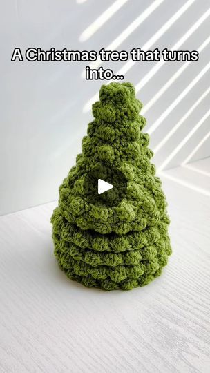 Dolly Crochet, Gift Tutorial, Crochet Christmas Trees, Crochet Diy, Crochet Coasters, Christmas Is Coming, Popular Videos, Christmas Is, Diy Handmade