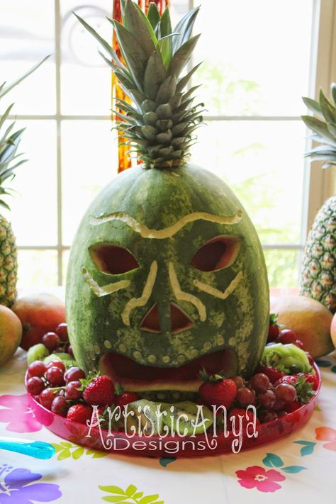 Artistic Anya Designs: Hawaiian Luau Party Survivor Birthday Party, Tropisk Fest, Survivor Theme, Carved Watermelon, Luau Party Food, Luau Food, Hawaiian Party Theme, Aloha Party, Hawaiian Party Decorations