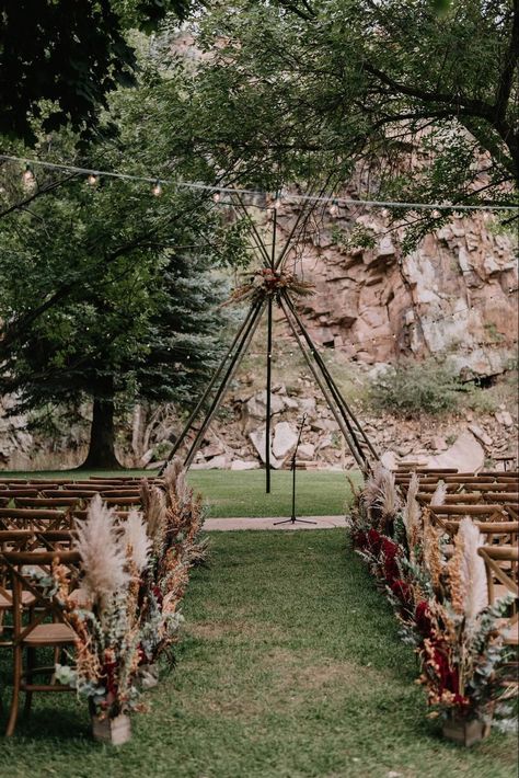 boho outdoor wedding aisle decor idea with pampas grass and greenery aisle markers Wedding Aisle Decorations Outdoor, Flower Crown Bar, Wedding Spots, Wedding Aisle Outdoor, Rustic Wedding Decorations, Glam Boho, Wedding Colorado, Mountain Wedding Colorado, Wedding Aisle Decorations