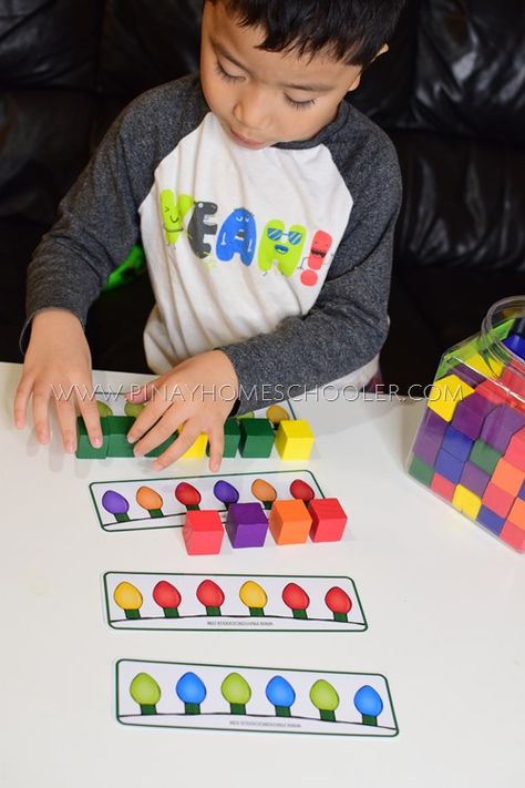 DSC_8937 Snap Cube, Kindergarten Christmas, Preschool Christmas Activities, Christmas Preschool, Christmas Units, Christmas Kindergarten, Winter Preschool, Christmas Math, Learning Materials