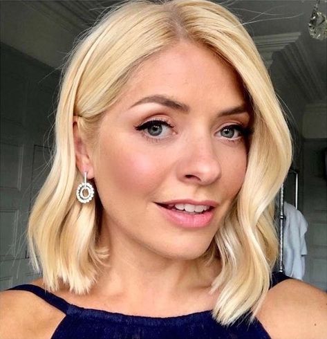 Holly Willoughby Hair, Holly Willoughby, Hair Appointment, Blonde Bobs, Dream Hair, Hair Dos, Bobs Haircuts, Bob Hairstyles, New Hair