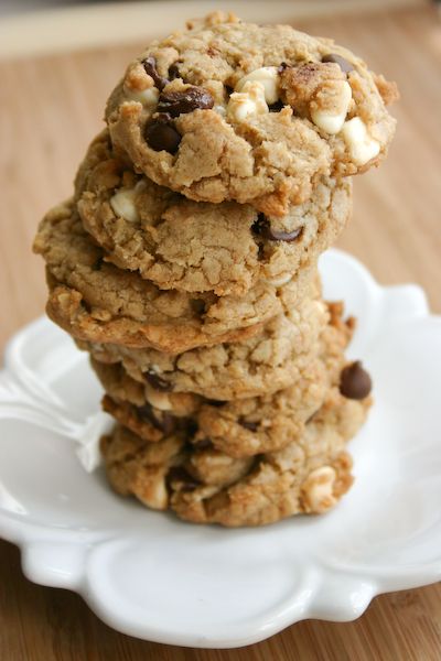 Bakergirl: I Want to Marry You Cookies. Marry Me Cookies, Levain Cookies, Chocolate Oatmeal Cookies, Chocolate Oatmeal, Delicious Cookies, Food Favorites, Wedding Cookies, Oatmeal Cookies, Marry You