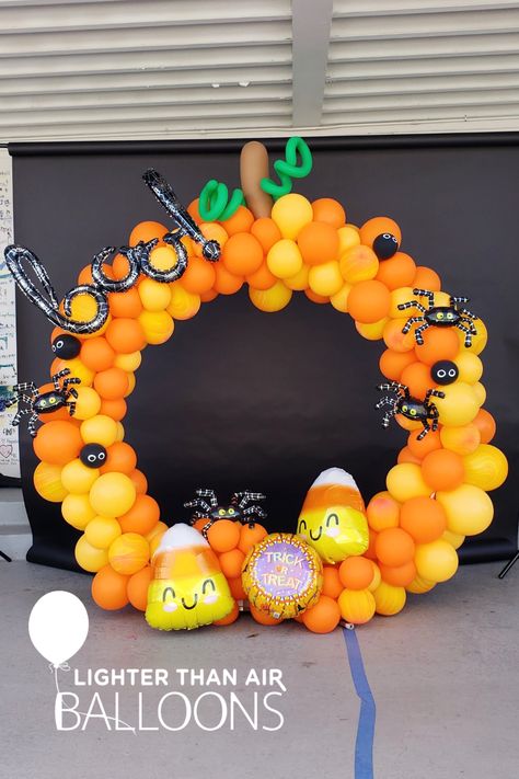 Diy Large Outdoor Pumpkins, Halloween Balloon Garland Backdrop, Pumpkin Patch Balloon Arch, Fall Festival Balloon Decor, Festival Balloon Arch, Halloween Balloon Photo Backdrop, Pumpkin Patch Balloon Garland, Fall Festival Balloon Arch, Balloon Halloween Decorations