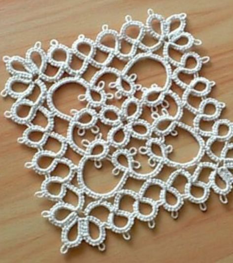 TATTING - MAGIC NEEDLES Needle Tatting Tutorial, Lace Bookmark, Tatting Patterns Free, Shuttle Tatting, Needle Tatting Patterns, Shuttle Tatting Patterns, Free Crochet Doily Patterns, Tatting Earrings, Tatting Tutorial