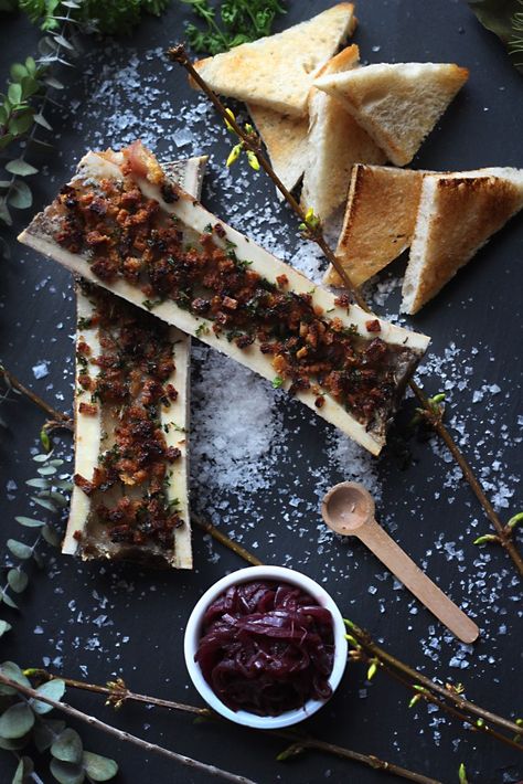 The Revenant: Roasted Bone Marrow with Onion Jam - Feast of Starlight Artisan Recipes, Meat Images, Argentinian Bbq, Feast Of Starlight, Onion Jam Recipe, Marrow Recipe, Roasted Bone Marrow, Liver And Onions, Onion Jam